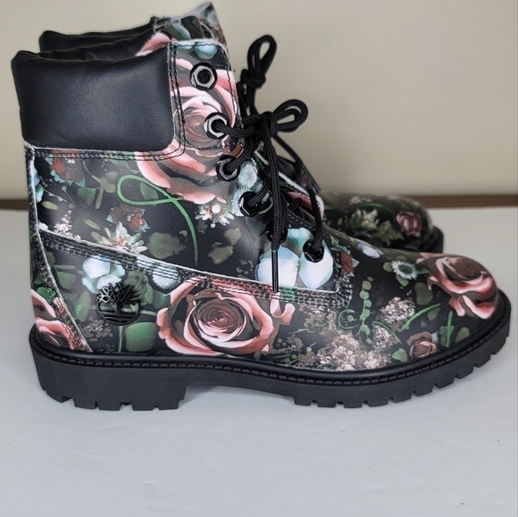 Timberland Women Heritage 6" WATERPROOF Black Floral Roses Nubuck Boots Size 6.5 - Picture 3 of 7